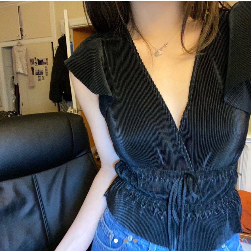 Blouse with tie front